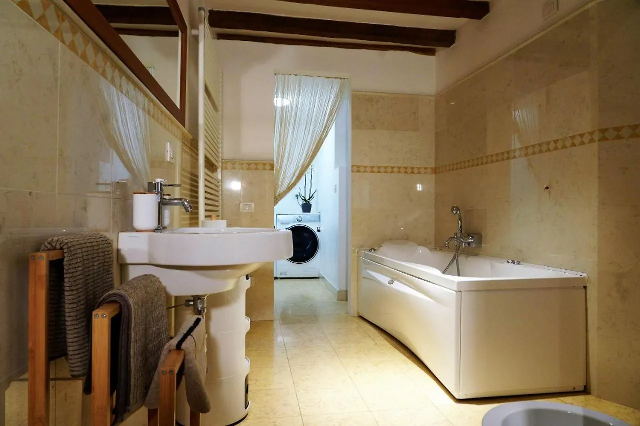Pompeo Apartment Bologna