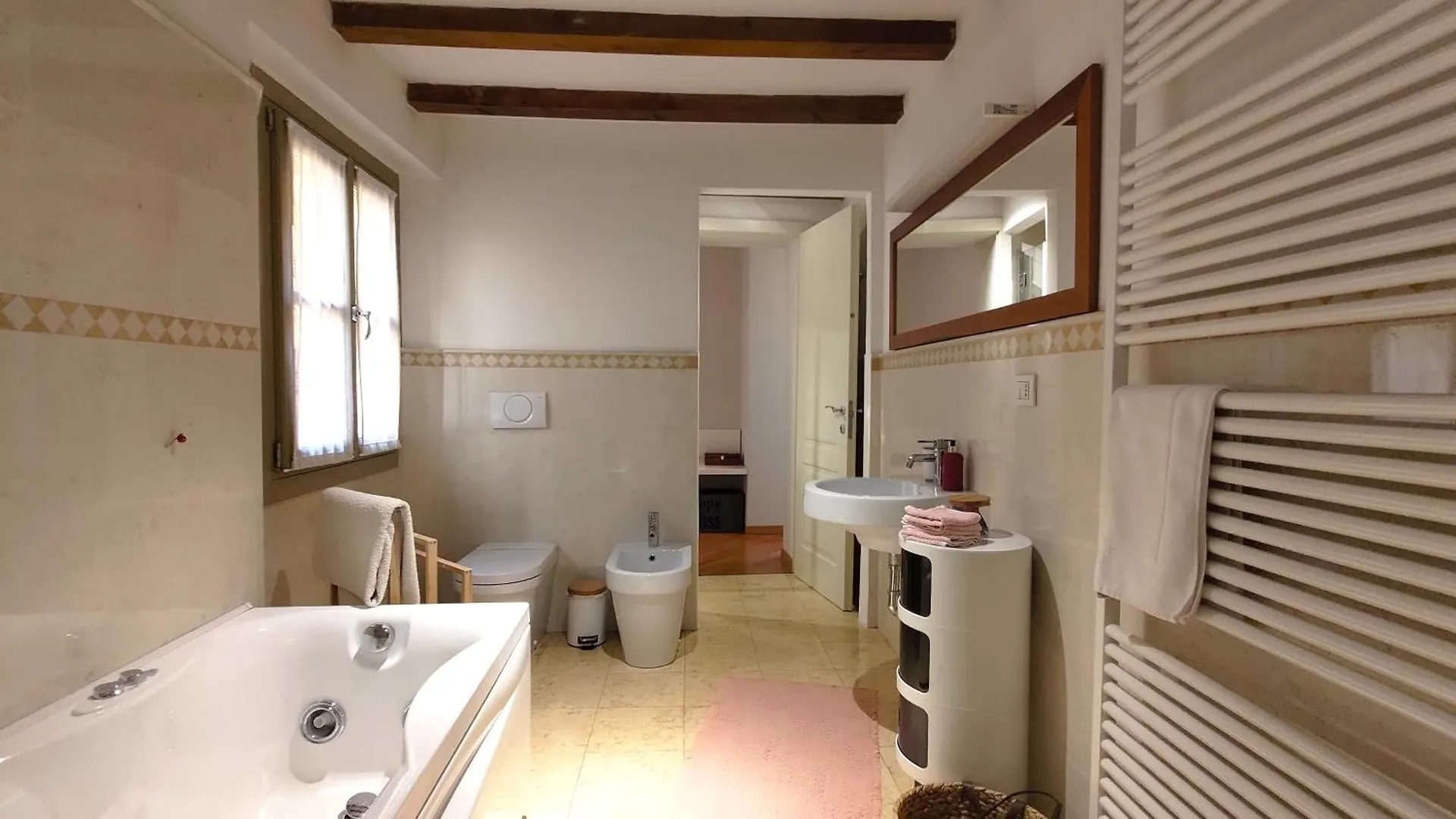 Pompeo Apartment Bologna 0*,