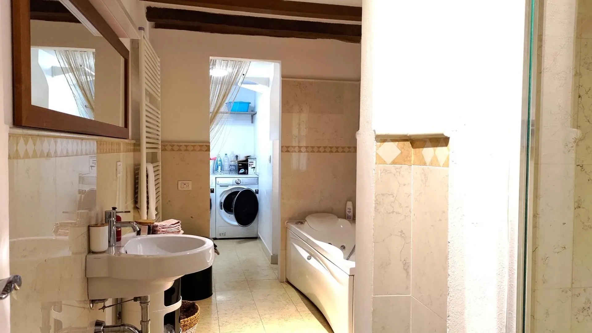 Pompeo Apartment Bologna